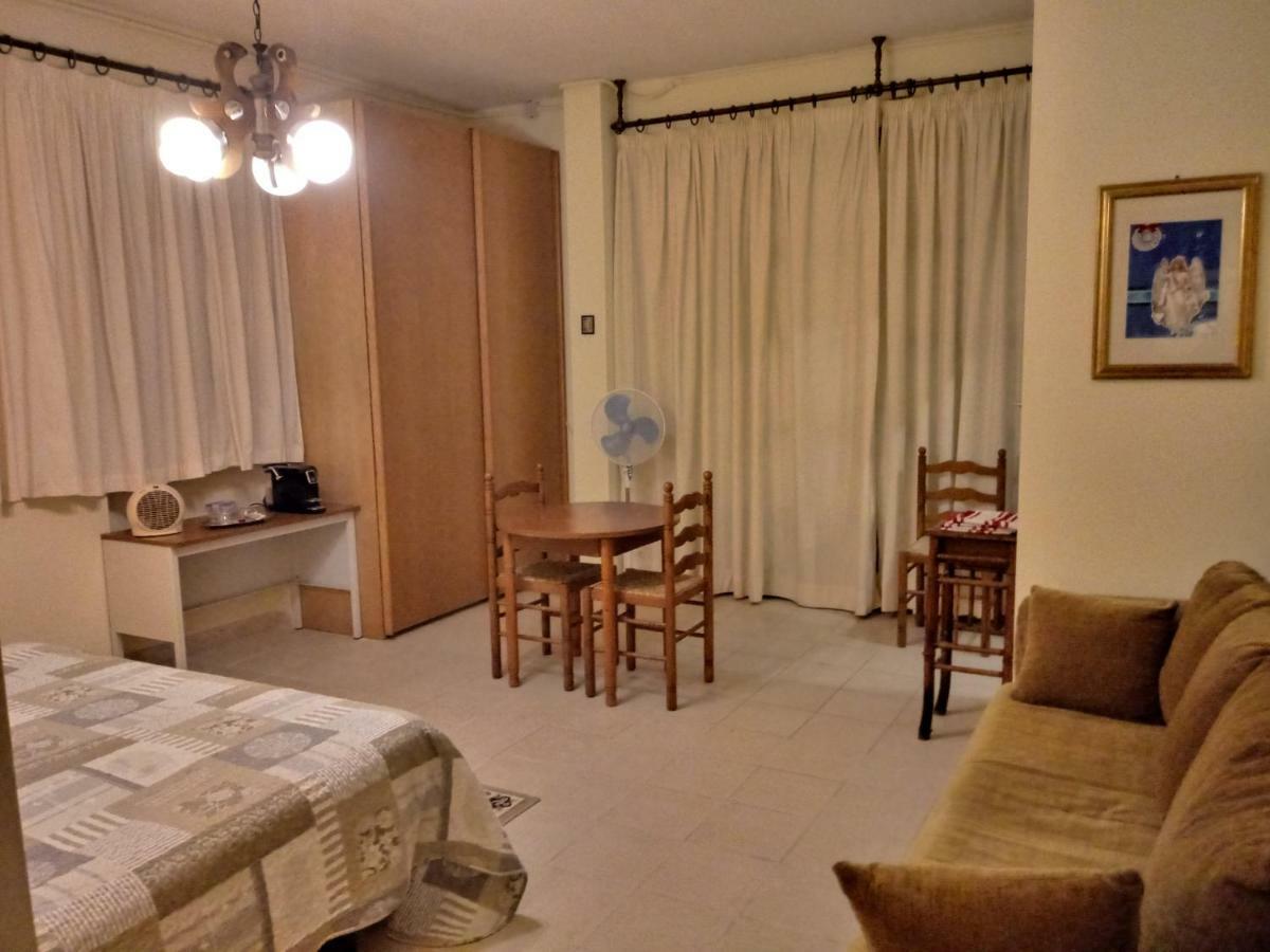 B&B Tio Pepe Розето-дельи-Абруцци Экстерьер фото